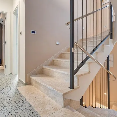 Lea * Μεντουλίν